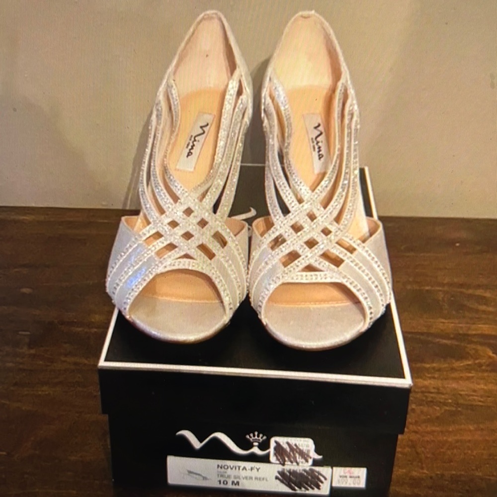 Nina Novita Heels - Size 10